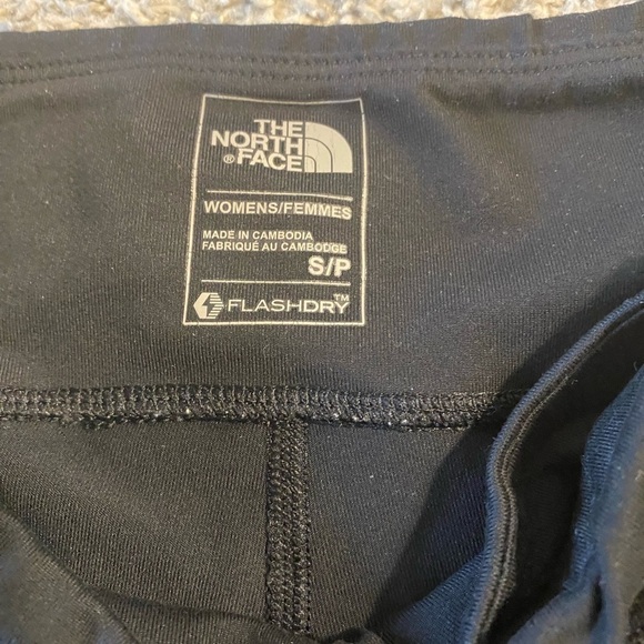 The North Face FlashDry capri leggings | Size Small - Picture 4 of 7